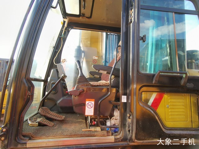 三一重工 SY135C-9 挖掘机