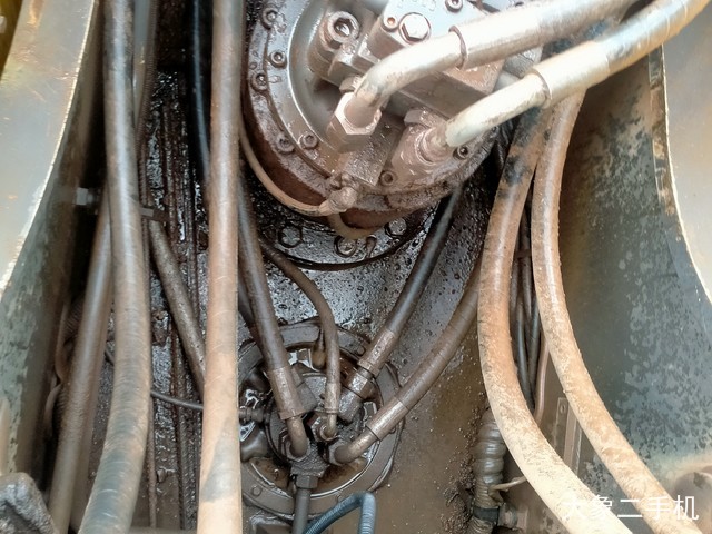 沃尔沃 EC210B 挖掘机