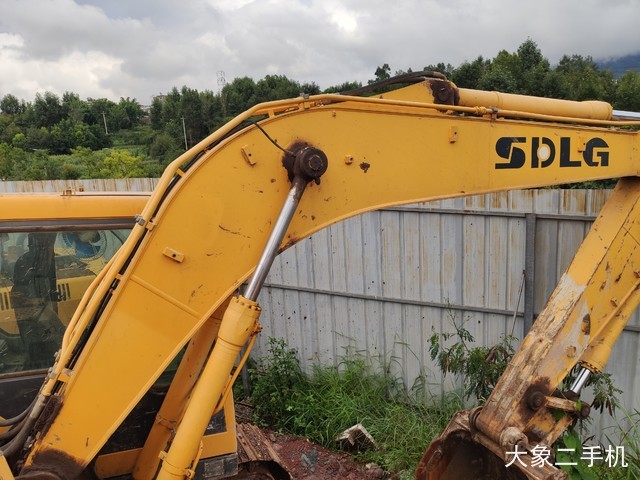 山东临工 LG6150 挖掘机