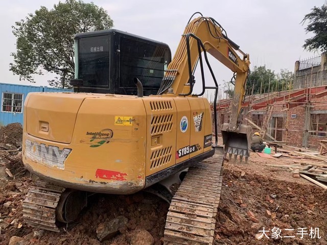 三一重工 SY75C 挖掘机