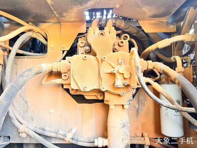 山东临工 LG6360E 挖掘机