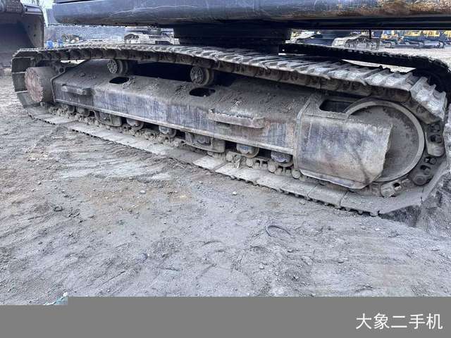 山东临工 E6225H 挖掘机