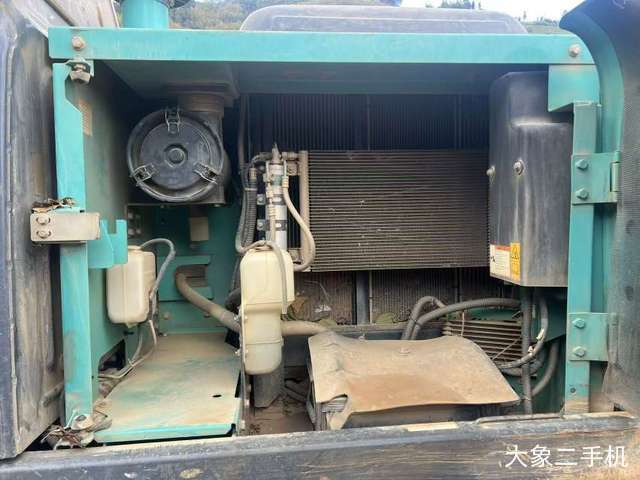 神钢 SK130-8 挖掘机