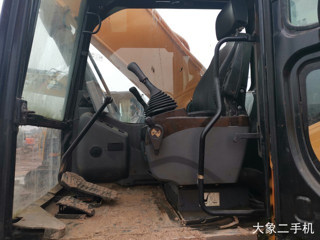 三一重工 SY235C-9 挖掘机