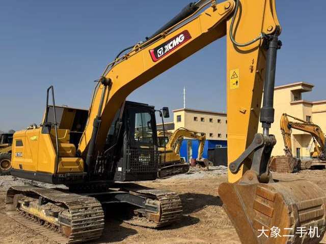 徐工 XE150D 挖掘机