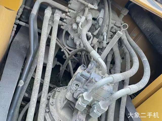 山东临工 LG6210E 挖掘机