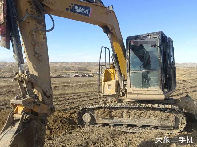 三一重工 SY75C-10 挖掘机