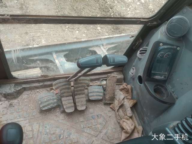 山东临工 E680F 挖掘机