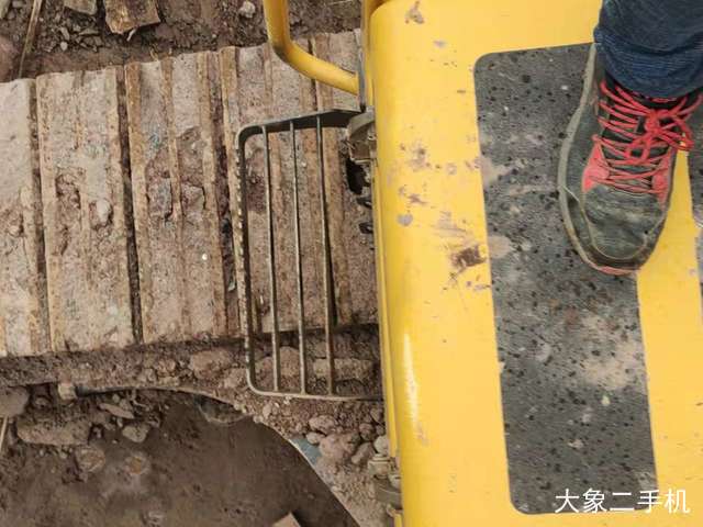 山东临工 E6300F 挖掘机