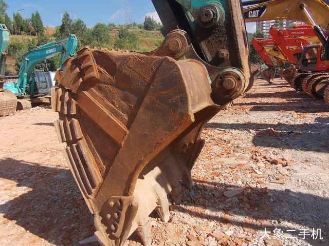 神钢 SK380D 挖掘机