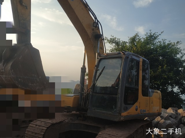 徐工 XE150 挖掘机