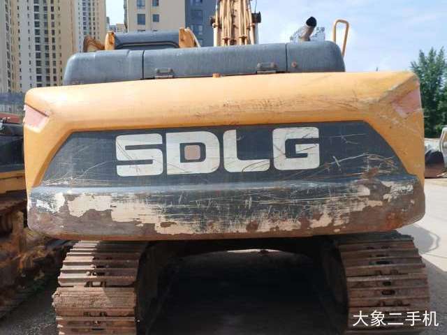 山东临工 LG6210 挖掘机
