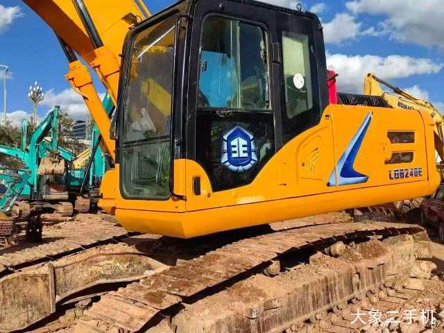 龙工 LG6225E 挖掘机