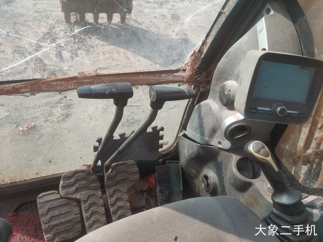 现代 R150LC-9 挖掘机