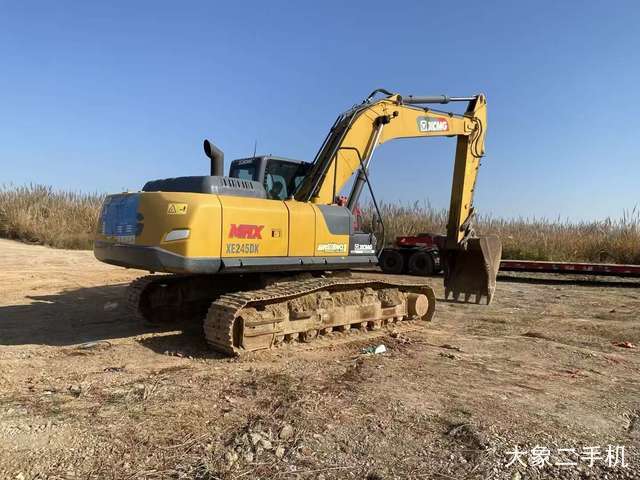 徐工 XE240D 挖掘机