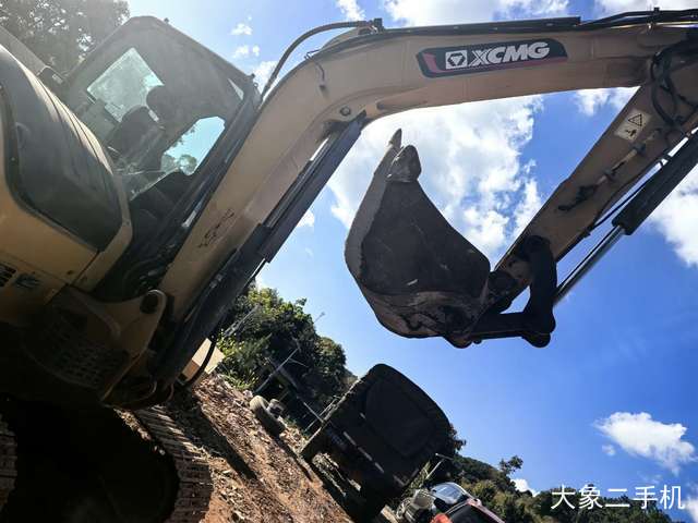 徐工 XE65CA 挖掘机