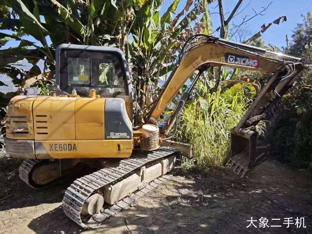 徐工 XE60D 挖掘机