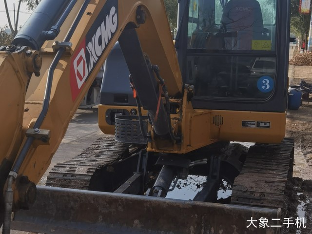 徐工 XE60D 挖掘机