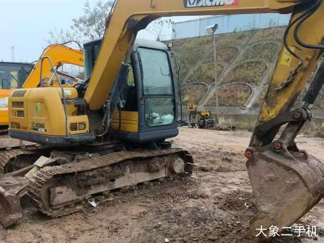 徐工 XE75D 挖掘机