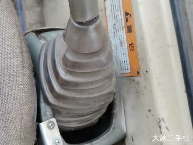 卡特彼勒 320B 挖掘机