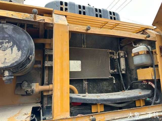 三一重工 SY215C 挖掘机