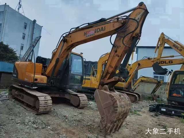 现代 R110-7 挖掘机