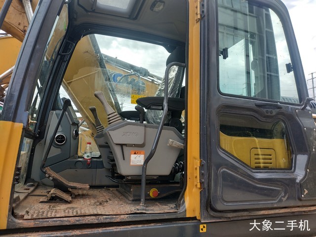 徐工 XE150D 挖掘机