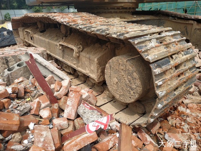 沃尔沃 EC220DL 挖掘机