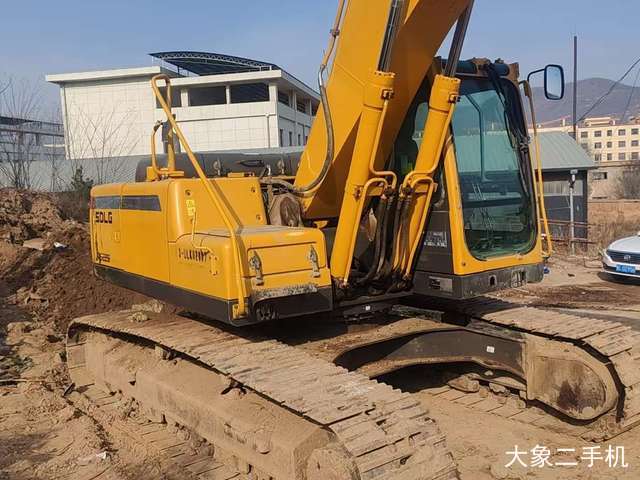 山东临工 E6225F 挖掘机