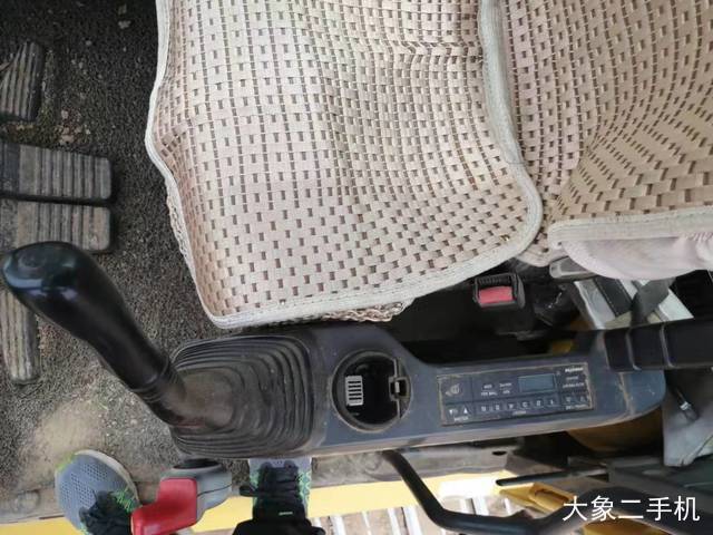 小松 PC240LC-8M0 挖掘机