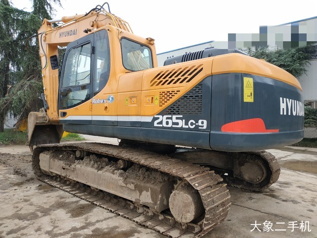 现代 R265LC-9 挖掘机
