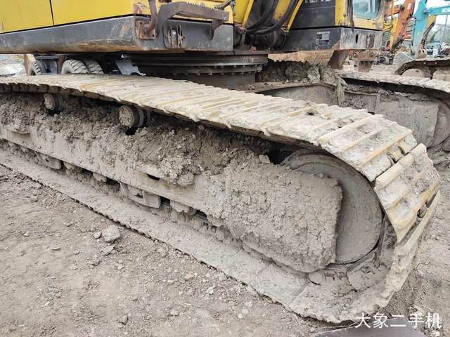 山东临工 E6225H 挖掘机