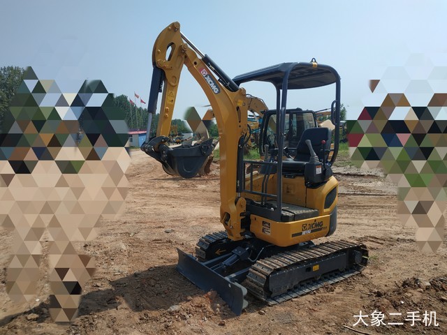 徐工 XE15 挖掘机