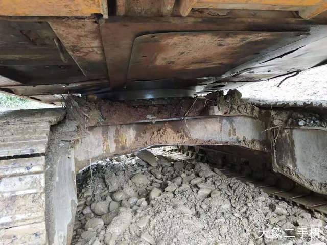 现代 R215-7 挖掘机