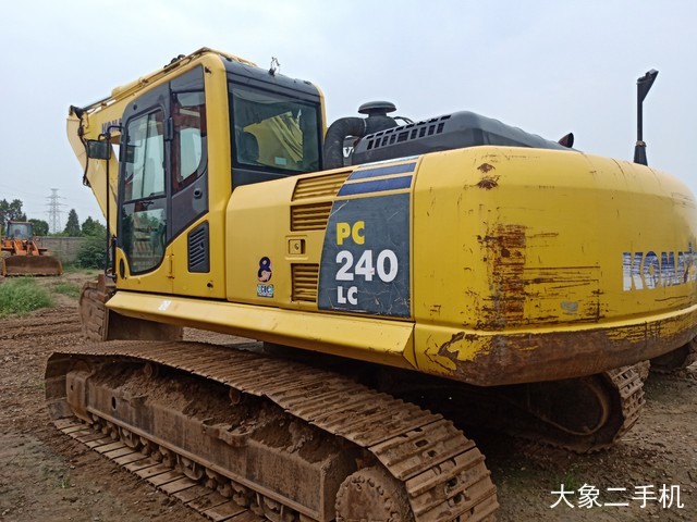 小松 PC240LC-8 挖掘机