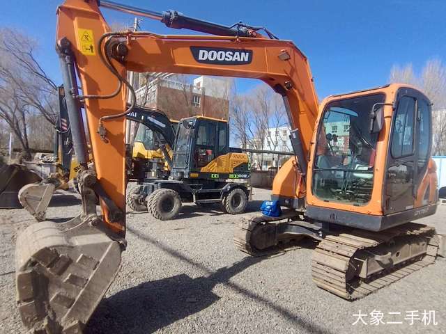 斗山 DX75-9C 挖掘机