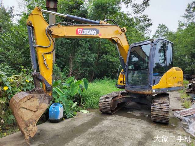徐工 XE75D 挖掘机