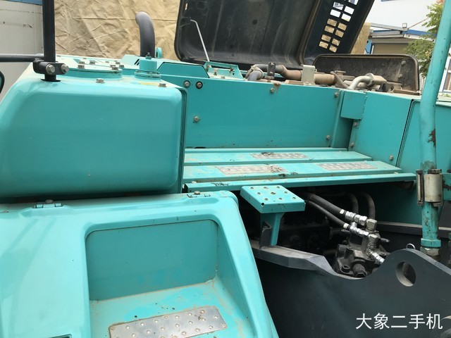 神钢 SK200-10 挖掘机