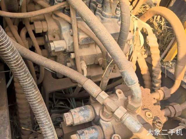 徐工 XE150D 挖掘机