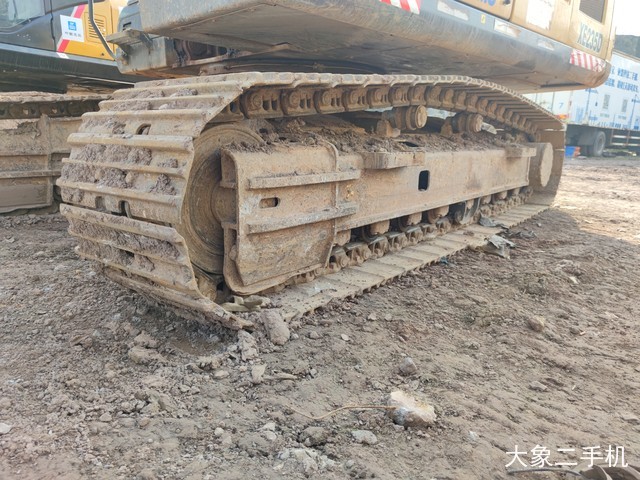 徐工 XE215D 挖掘机