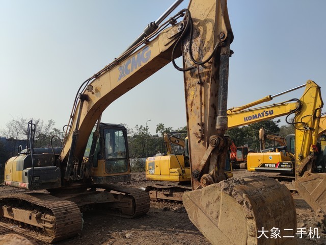 徐工 XE215D 挖掘机