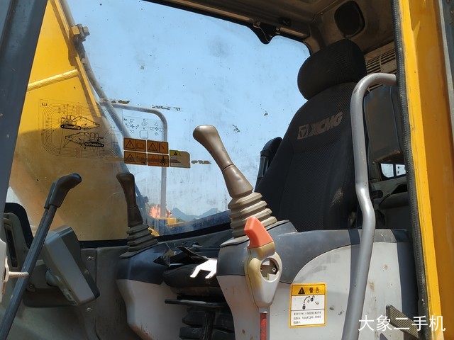 徐工 XE135B 挖掘机