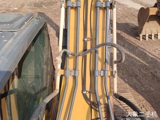 徐工 XE215D 挖掘机