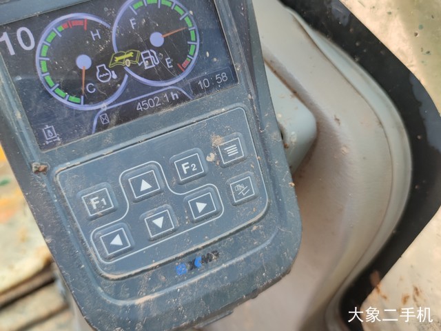 徐工 XE75D 挖掘机