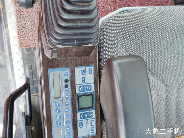三一重工 SY305H 挖掘机