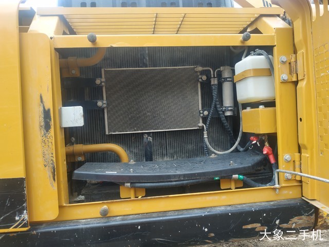 三一重工 SY215C-10 挖掘机