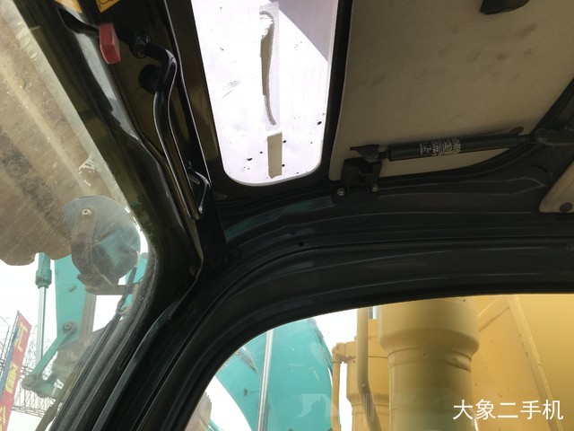 神钢 SK210LC-8 挖掘机