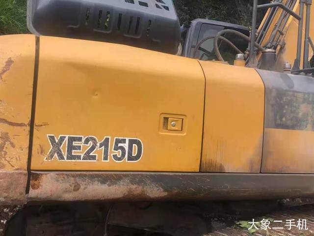 徐工 XE215 挖掘机