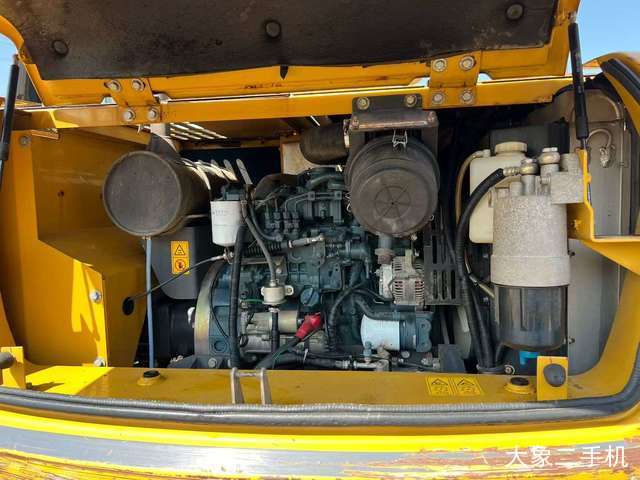 徐工 XE75D 挖掘机