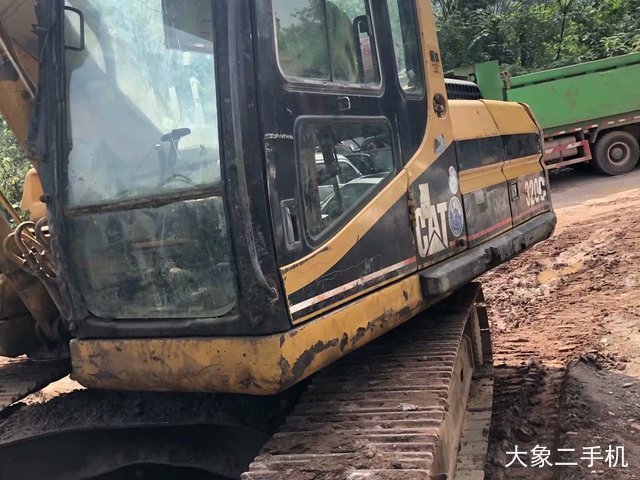 卡特彼勒 320B 挖掘机
